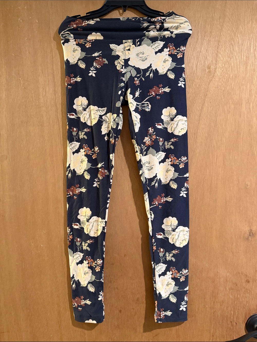 Women's black Floral Leggings with Cream Blooms